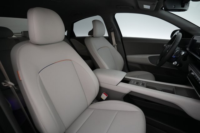 2025 Hyundai IONIQ 6 — photo 16 of 21