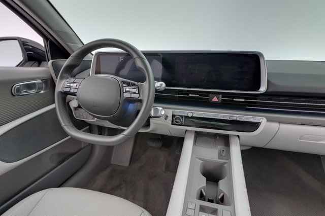 2025 Hyundai IONIQ 6 — photo 18 of 21