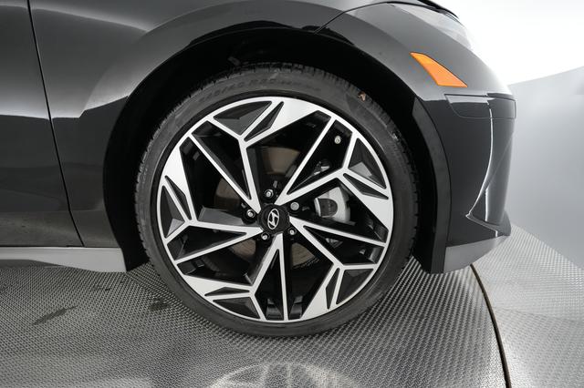 2025 Hyundai IONIQ 6 — photo 7 of 21