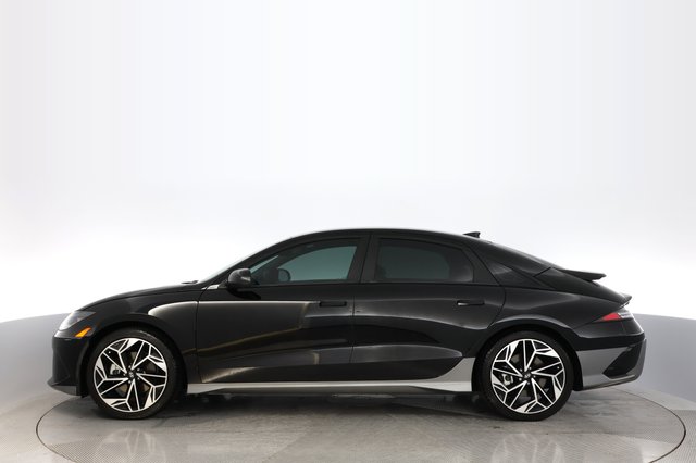 2025 Hyundai IONIQ 6 — photo 12 of 21