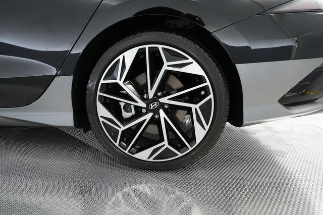 2025 Hyundai IONIQ 6 — photo 15 of 21