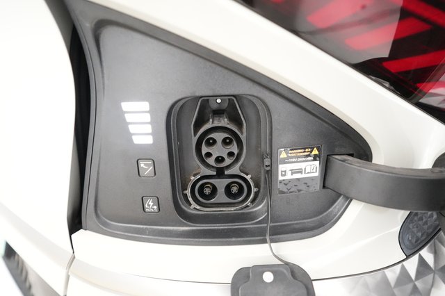 2023 Kia EV6 — photo 8 of 19