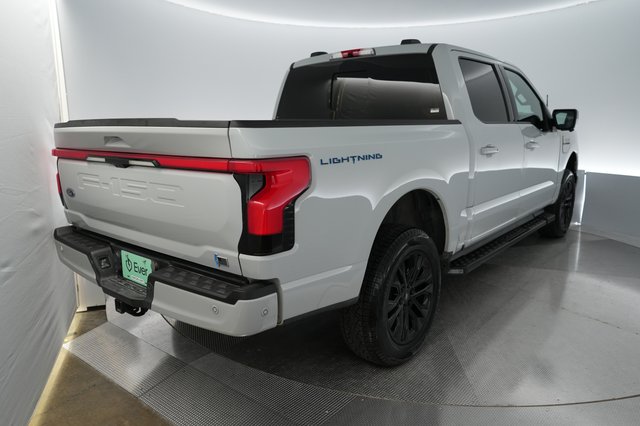 2023 Ford F-150 Lightning — photo 2 of 17