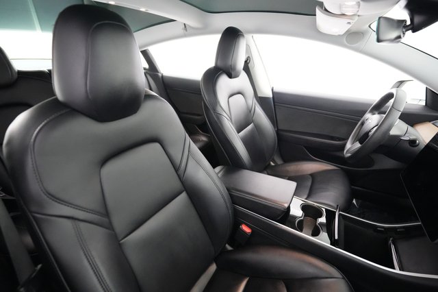 2020 Tesla Model 3 — photo 18 of 22