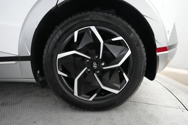 2024 Hyundai IONIQ 5 — photo 7 of 26