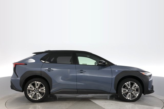 2023 Subaru Solterra — photo 10 of 18