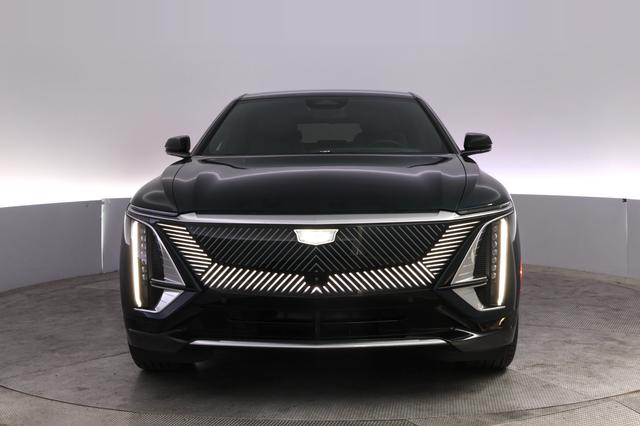 2024 Cadillac Lyriq — photo 9 of 23