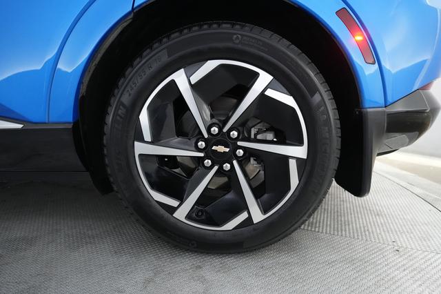 2024 Chevrolet Equinox EV — photo 7 of 27