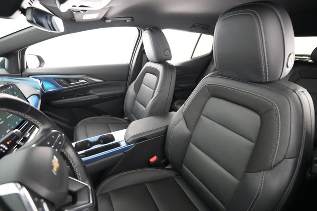 2024 Chevrolet Equinox EV — photo 3 of 23
