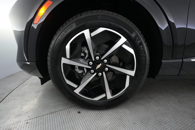 2024 Chevrolet Equinox EV — photo 15 of 23