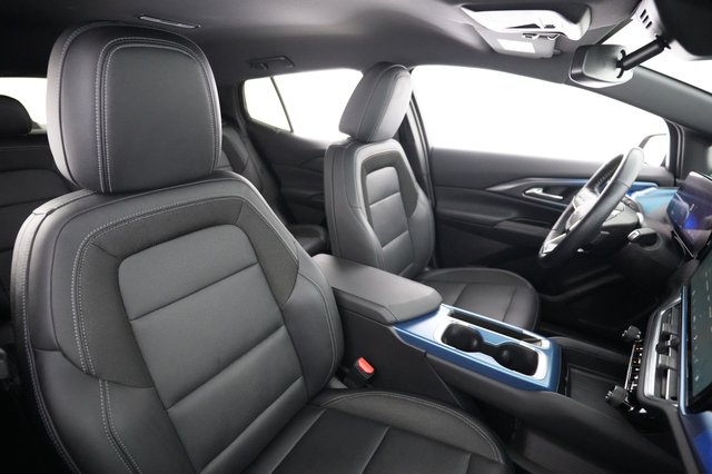 2024 Chevrolet Equinox EV — photo 18 of 23