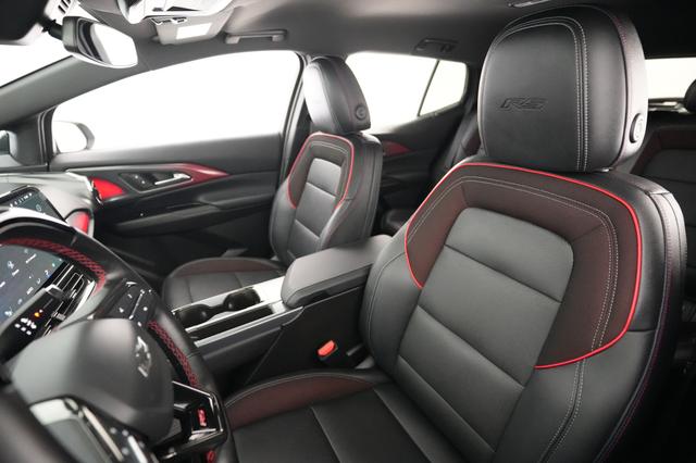 2024 Chevrolet Equinox EV — photo 3 of 20