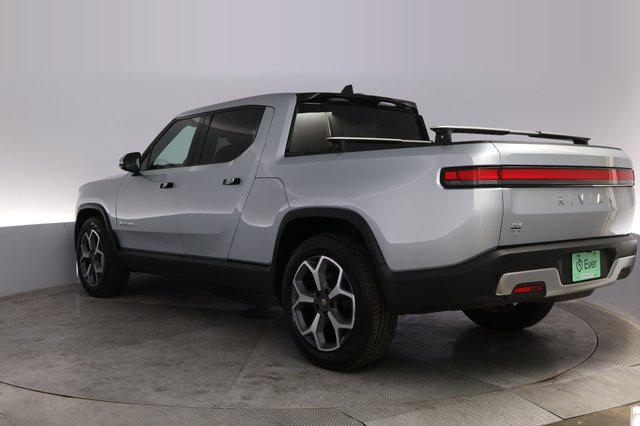 2024 Rivian R1T — photo 13 of 22