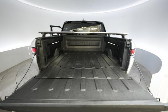 2024 Rivian R1T — photo 6 of 22
