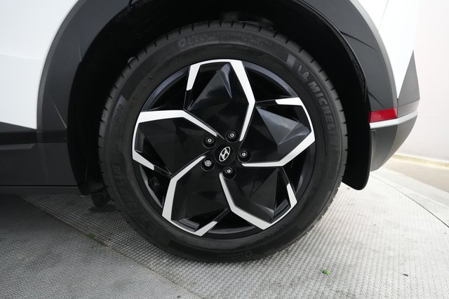 2024 Hyundai IONIQ 5 — photo 7 of 24