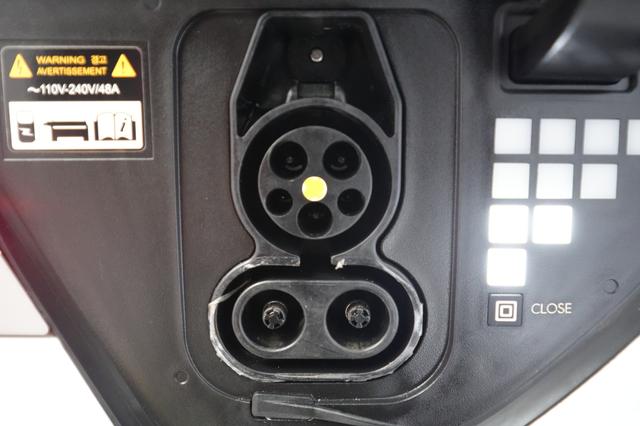 2024 Hyundai IONIQ 5 — photo 8 of 24