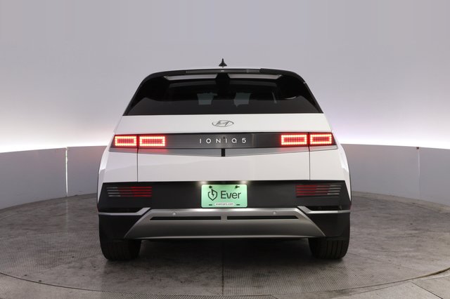 2024 Hyundai IONIQ 5 — photo 12 of 24