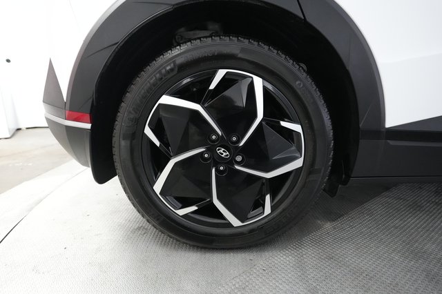 2024 Hyundai IONIQ 5 — photo 17 of 24