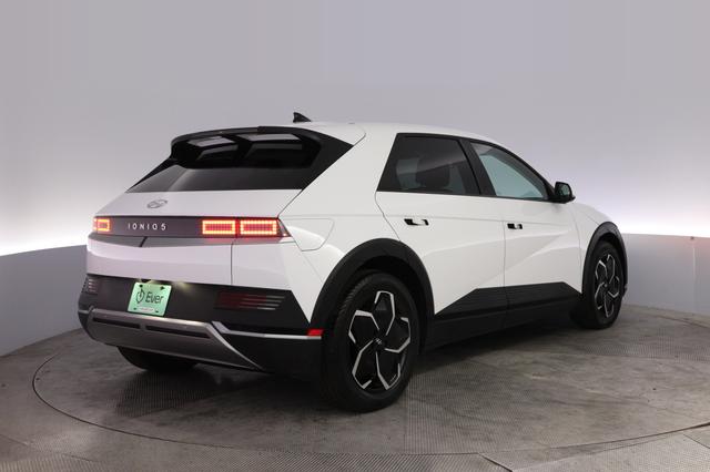 2024 Hyundai IONIQ 5 — photo 2 of 24