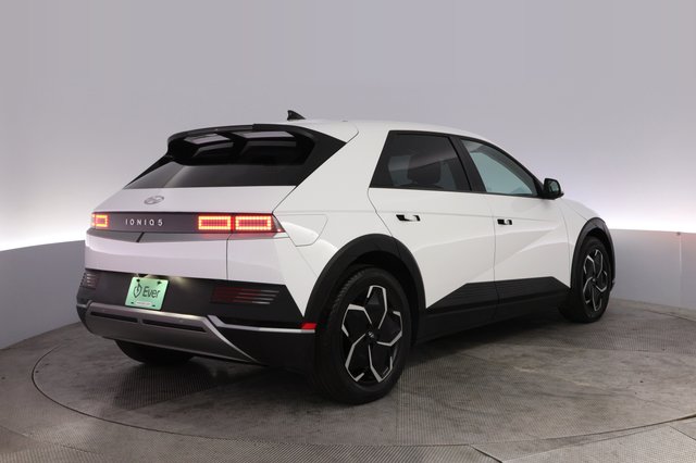 2024 Hyundai IONIQ 5 — photo 2 of 24