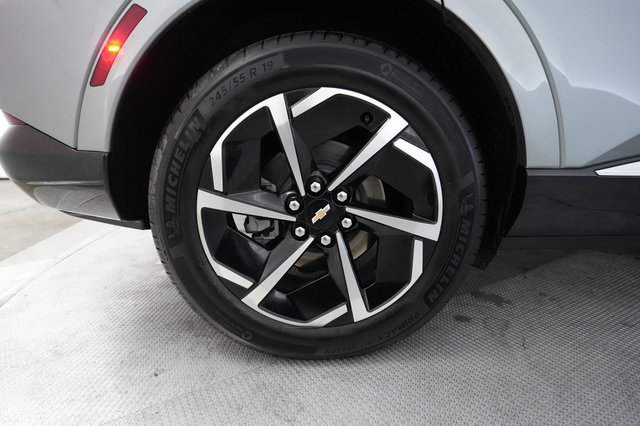 2024 Chevrolet Equinox EV — photo 17 of 22
