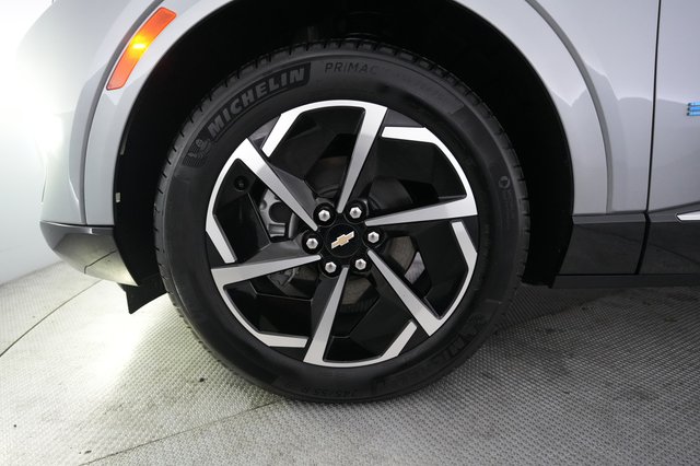2024 Chevrolet Equinox EV — photo 15 of 22