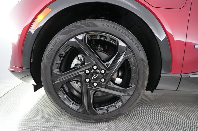 2024 Chevrolet Equinox EV — photo 13 of 21