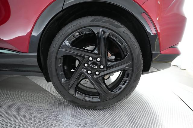 2024 Chevrolet Equinox EV — photo 7 of 21