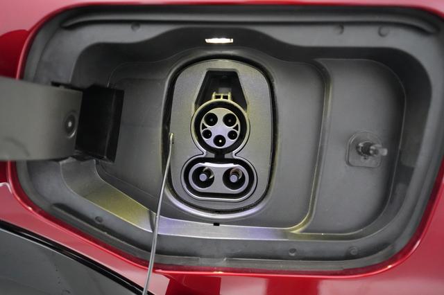 2024 Chevrolet Equinox EV — photo 8 of 21