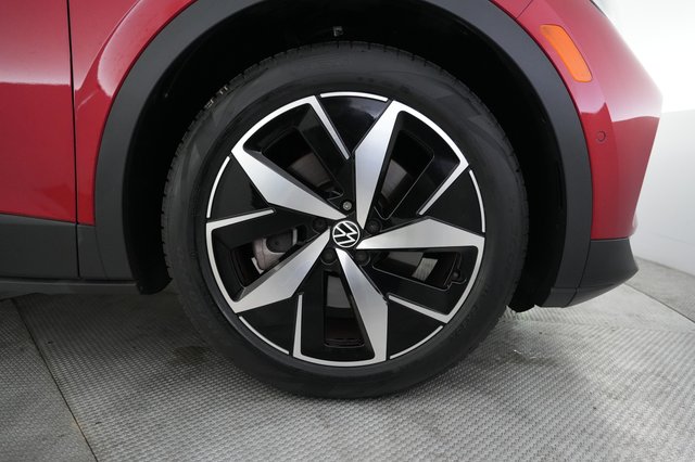 2023 Volkswagen ID.4 — photo 16 of 25