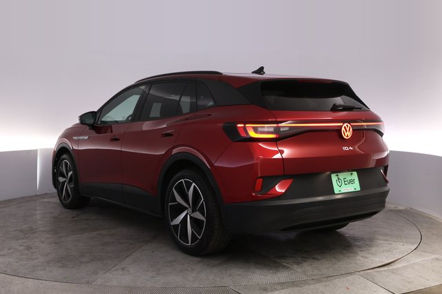 2023 Volkswagen ID.4 — photo 13 of 25