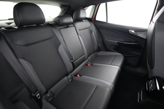 2023 Volkswagen ID.4 — photo 4 of 25