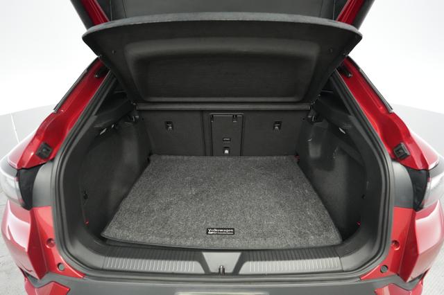 2023 Volkswagen ID.4 — photo 6 of 25