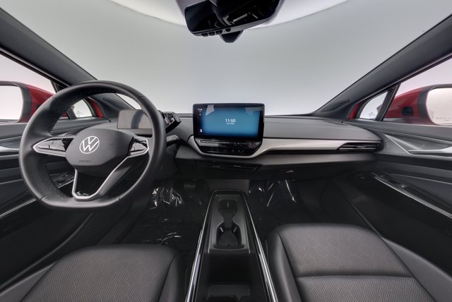 2023 Volkswagen ID.4 — photo 21 of 25