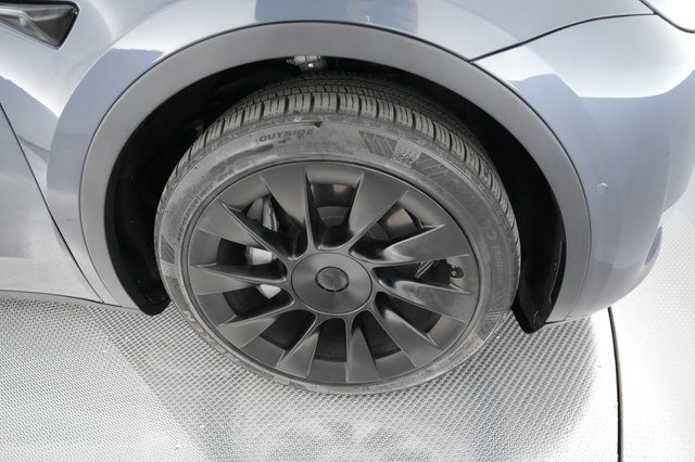 2020 Tesla Model Y — photo 7 of 21