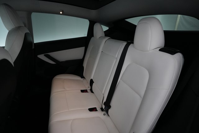 2020 Tesla Model Y — photo 17 of 21