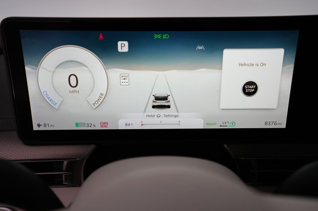 2023 Genesis GV60 — photo 5 of 22