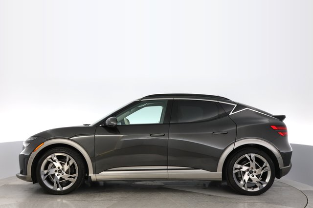 2023 Genesis GV60 — photo 12 of 22