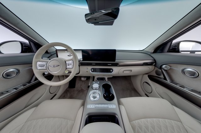 2023 Genesis GV60 — photo 19 of 22