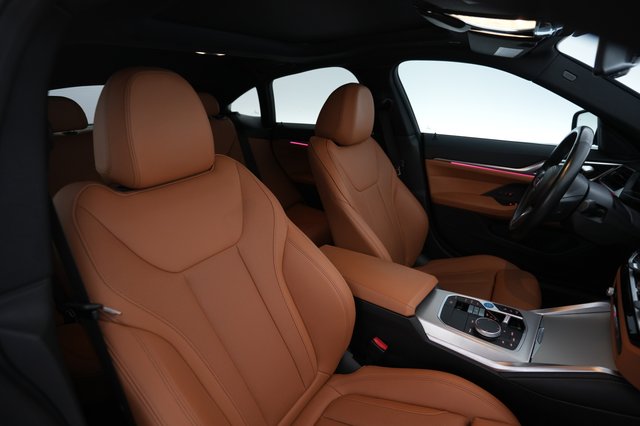 2023 BMW i4 — photo 18 of 22
