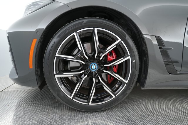 2023 BMW i4 — photo 16 of 22