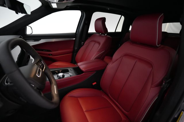 2024 Jeep Wagoneer S — photo 3 of 24