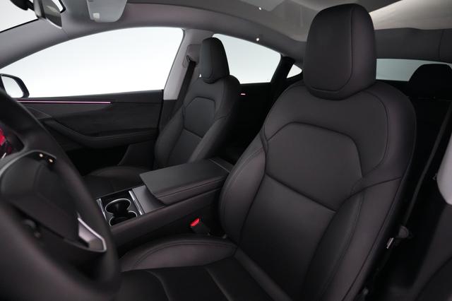 2026 Tesla Model Y — photo 3 of 22