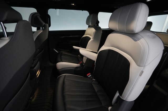 2024 Kia EV9 — photo 17 of 21