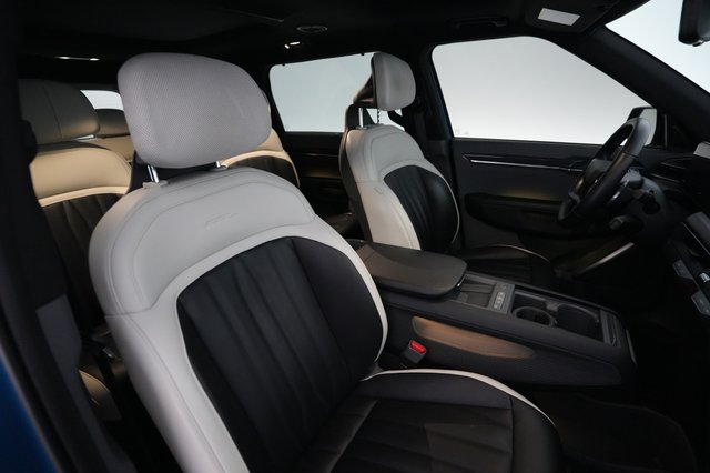 2024 Kia EV9 — photo 16 of 21