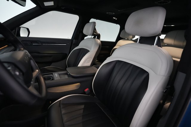 2024 Kia EV9 — photo 3 of 21