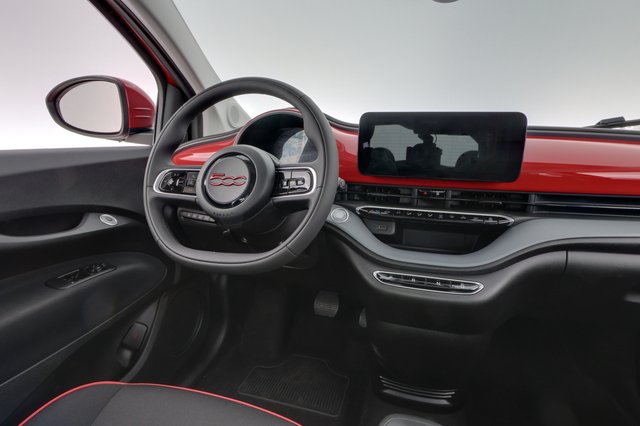 2024 Fiat 500e — photo 18 of 19
