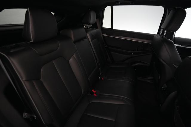 2025 Jeep Wagoneer S — photo 4 of 26