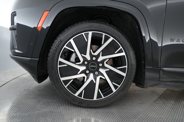 2025 Jeep Wagoneer S — photo 16 of 26
