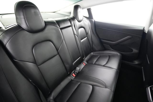 2022 Tesla Model 3 — photo 4 of 26